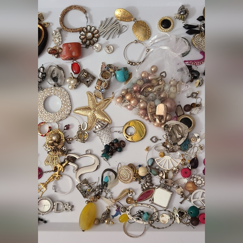 Craft Jewelry Lot Beads Bits Baubles Estate TONS Great pieces Pendants Charms - Picture 11 of 16